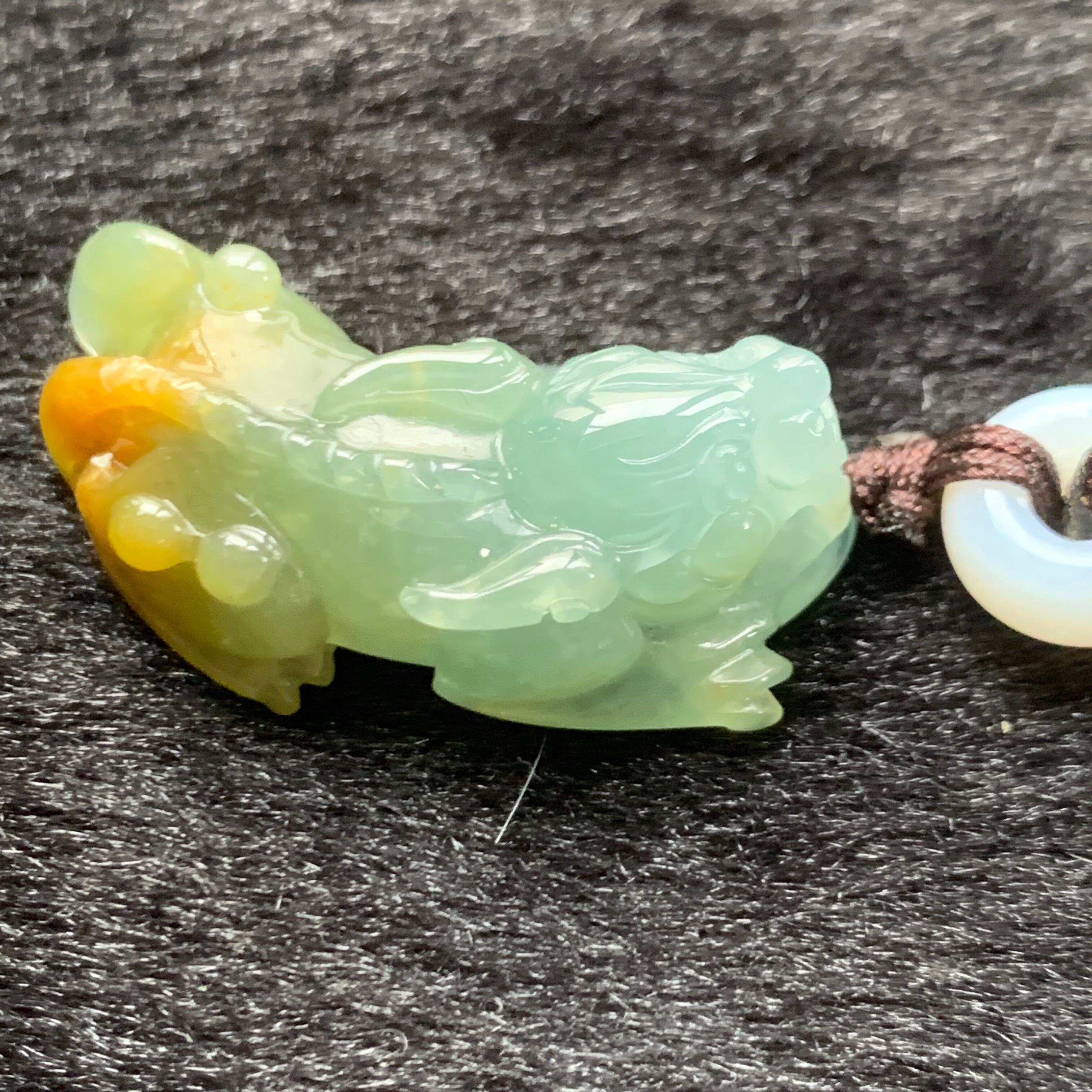 本翡翠ネックレス　貔貅　薄い緑　ミャンマー産 本翡翠ネックレス 貔貅 薄い緑 ミャンマー産
