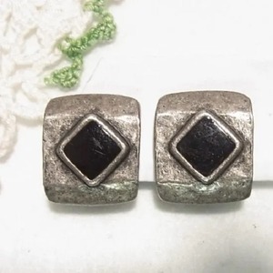 いぶされた色合いの四角いイヤリング　 vintage earrings のセール通販　11828E