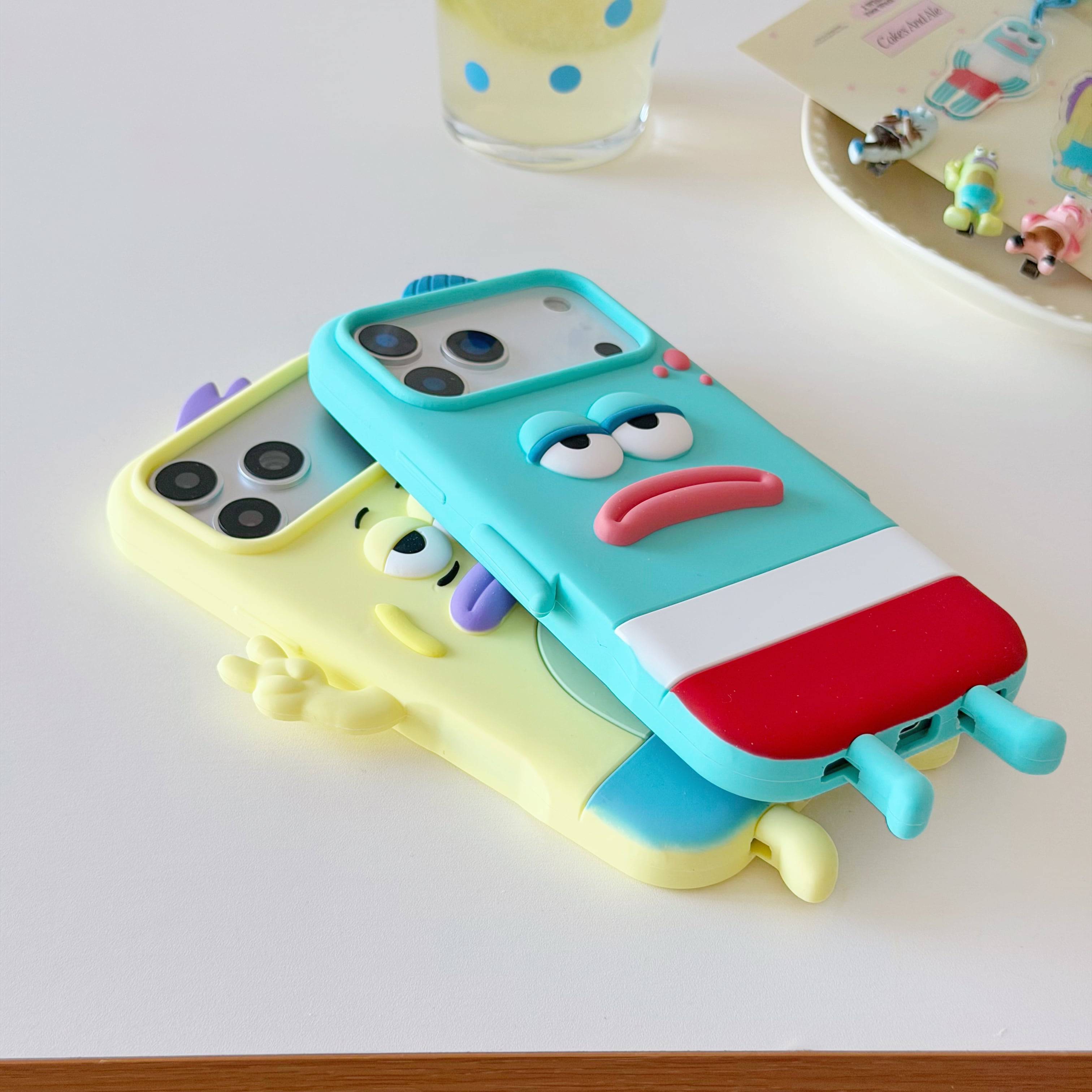 送料無料 ✨️ チャンネルアイランズ モングレル ケース付き フィン付き ストラップ付き iPhone18 17 16 ケース かわいい シリコン お疲れ顔の