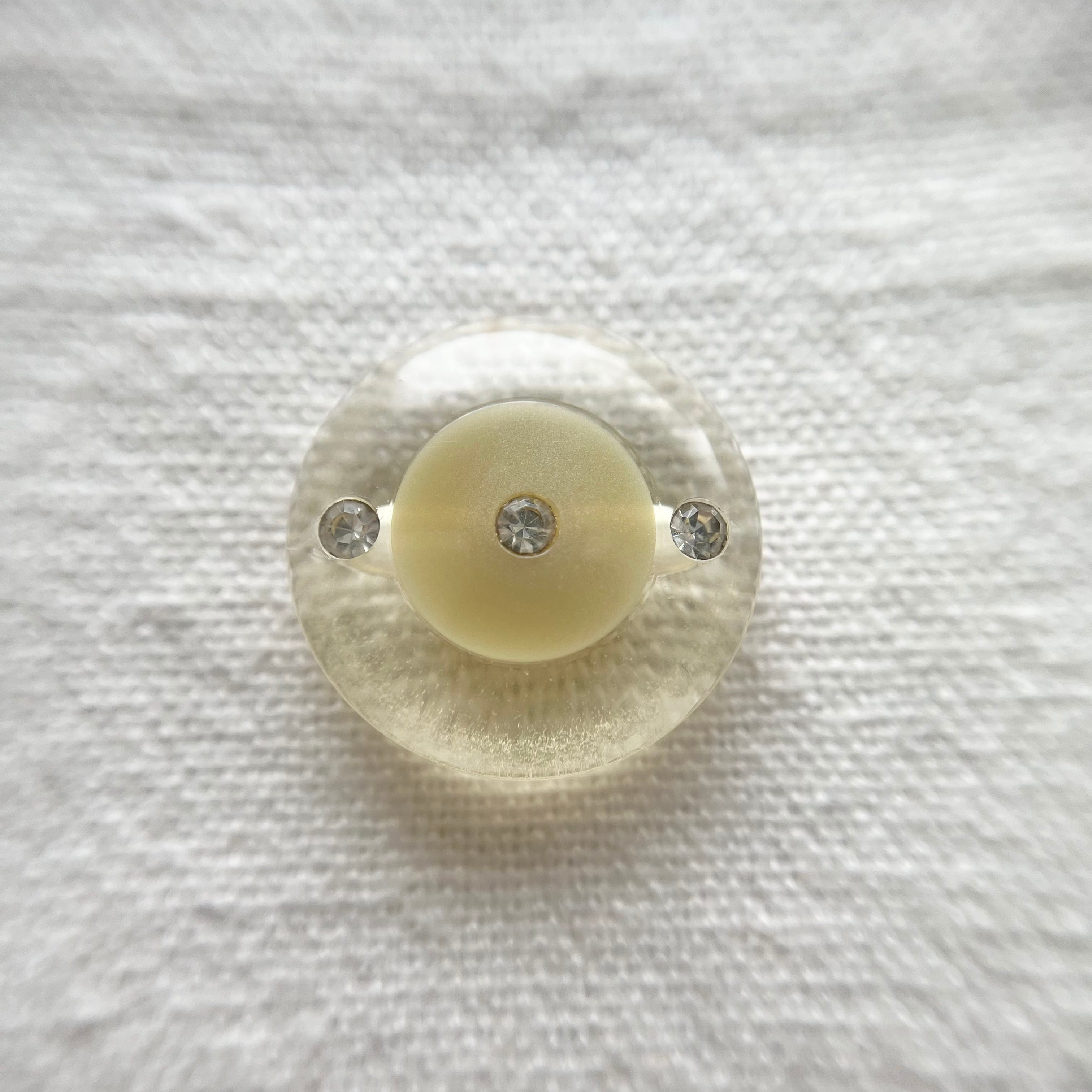 3粒ラインストーン×ピスタチオサークル 20㎜