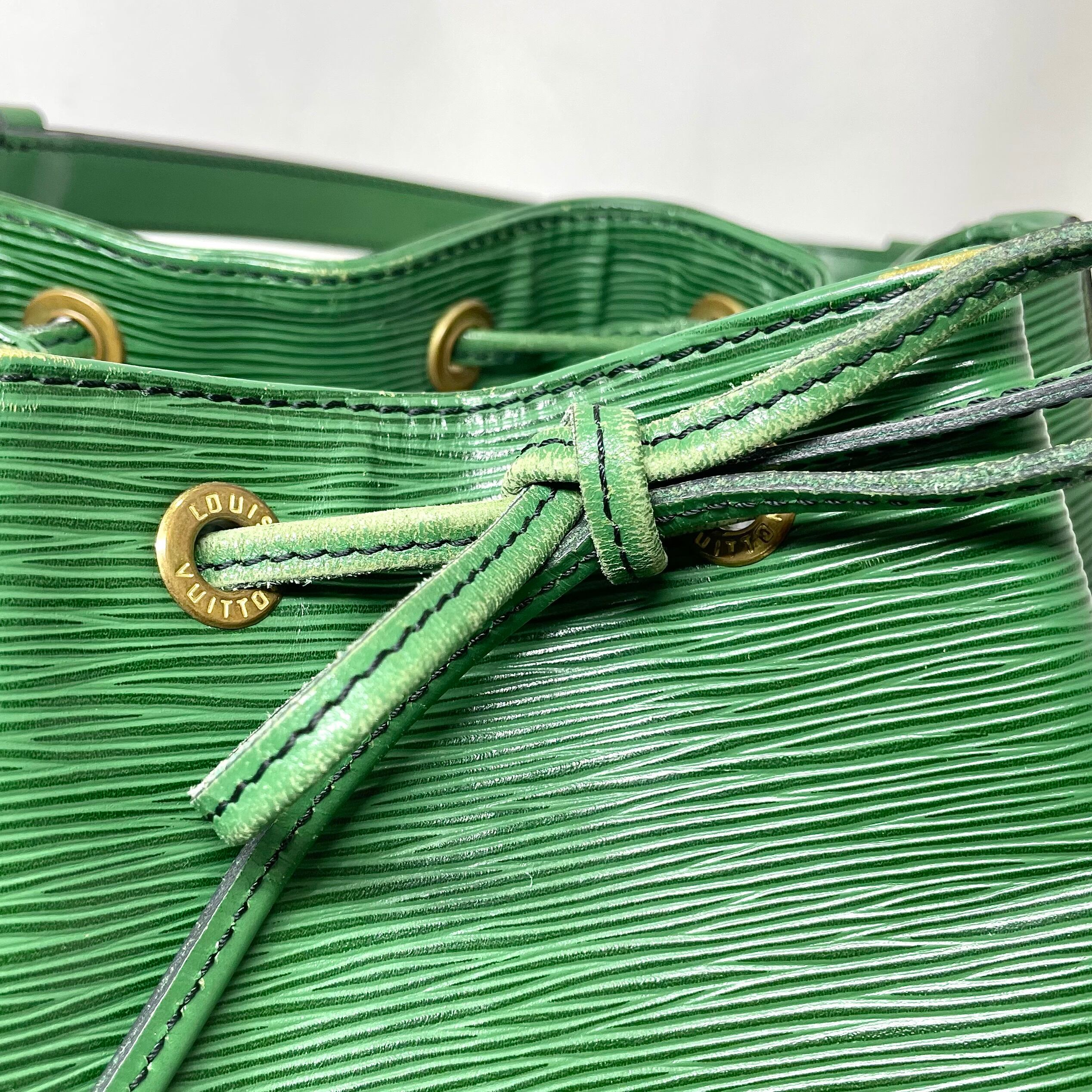 LOUIS VUITTON ルイヴィトン プチノエ エピ ワンショルダーバッグ 