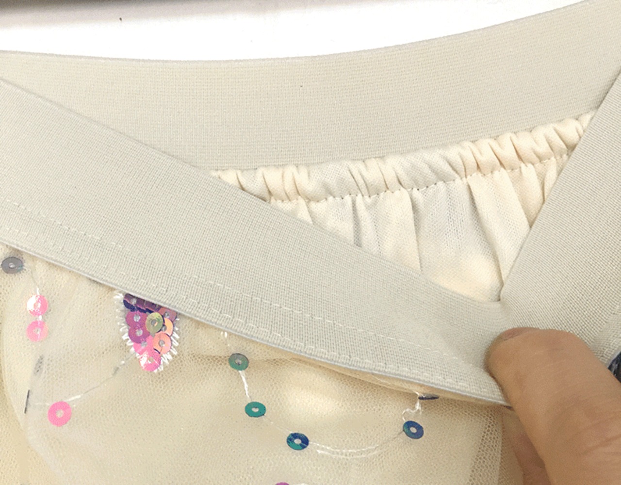 シャイニーバタフライ　スパンコース刺繍スカート　M25176