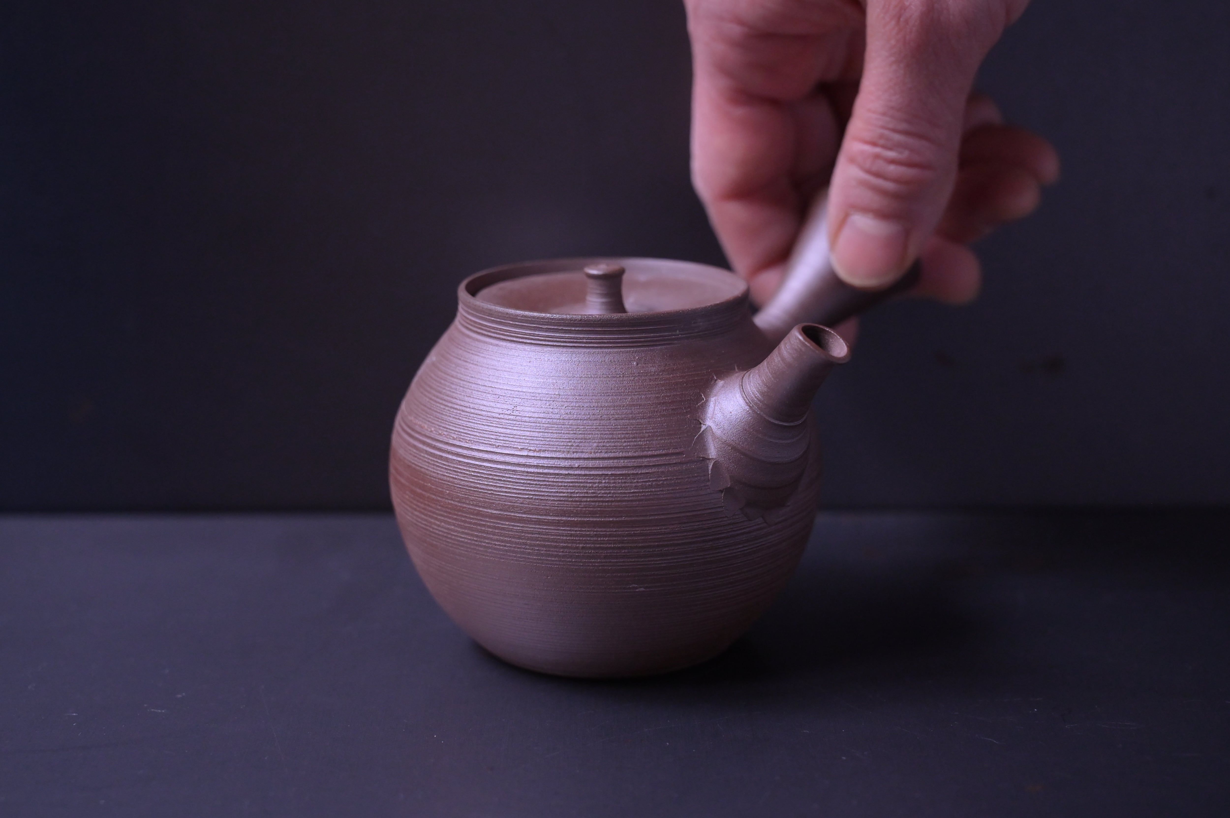 山田勇太朗 烏泥糸目急須 | 鎌倉倶楽部 茶寮