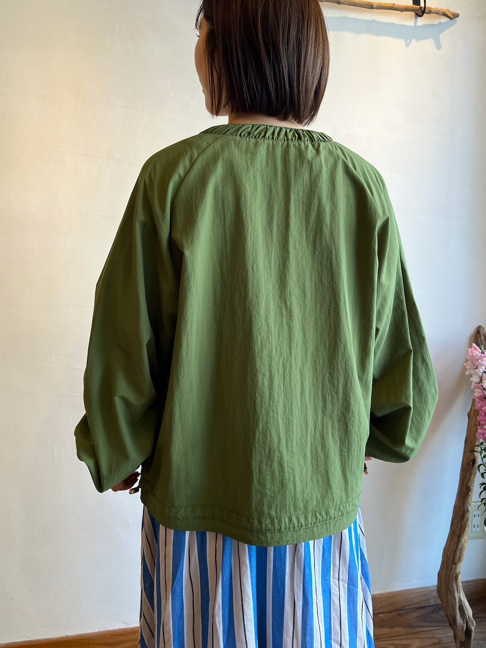 マルゴーヴィンテージ 撥水ナイロンノーカラーブルゾン シャンドゥラローズ MARGAUX VINTAGE / 撥水ナイロンノーカラーブルゾン | anouk