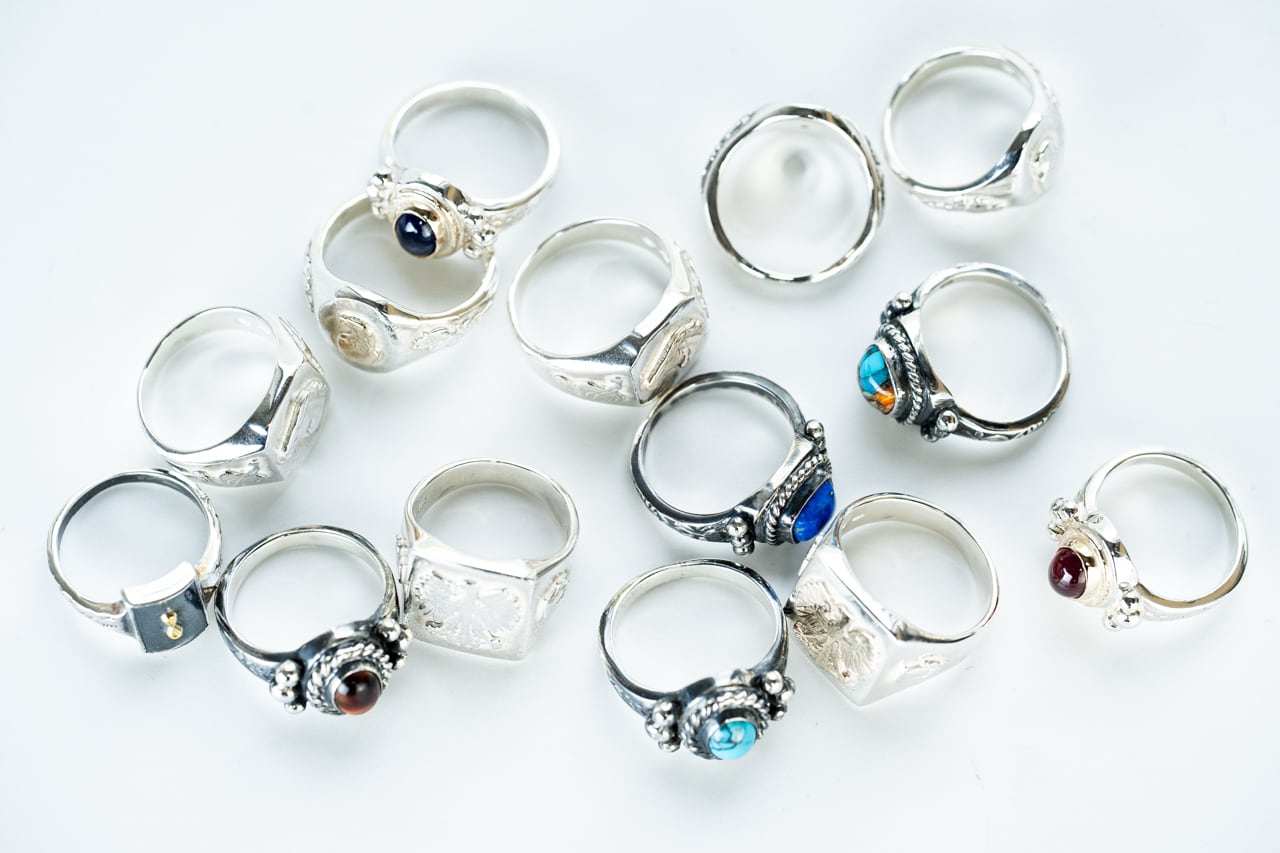 R-087 Oval signet ring olive | WAKAN SILVER SMITH online store