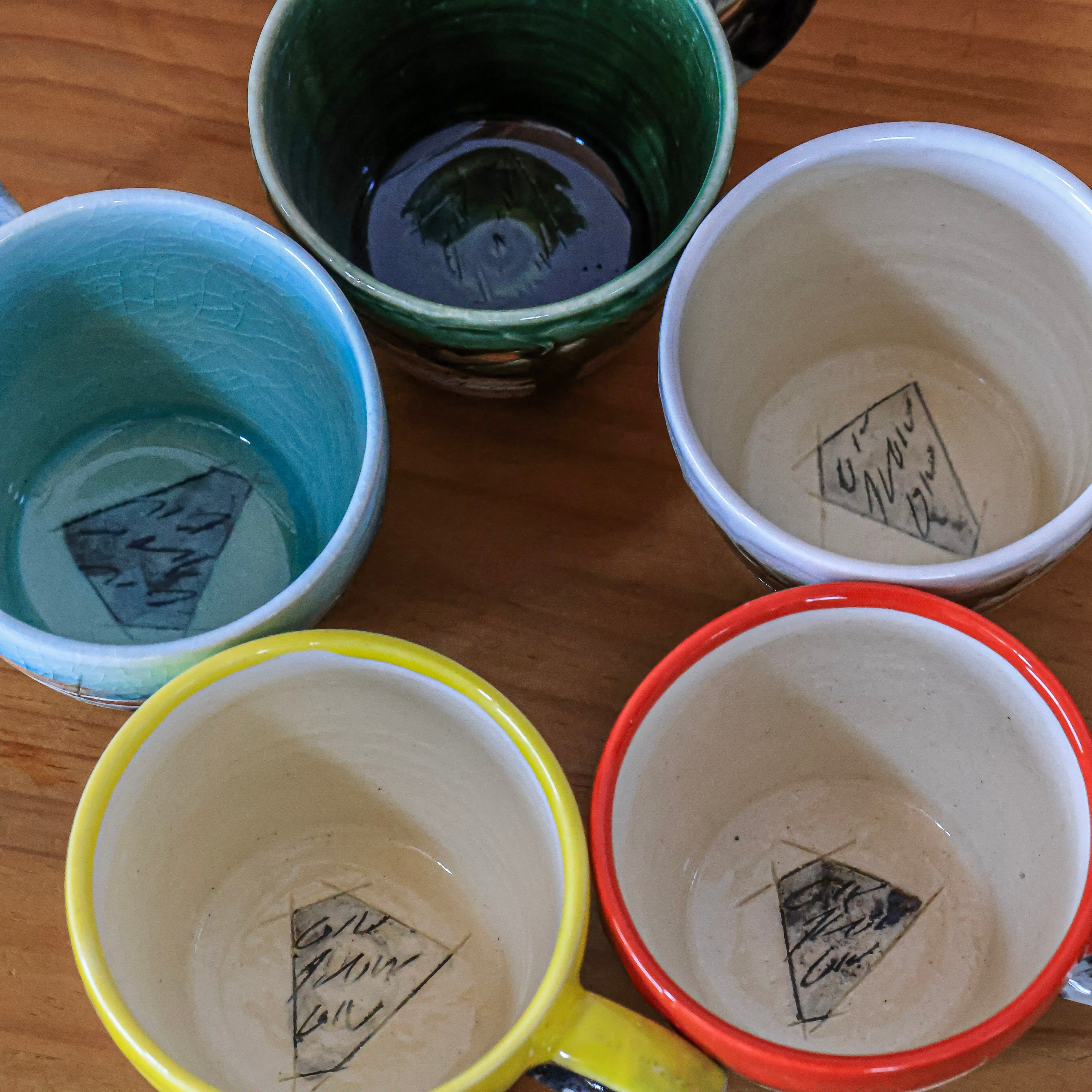 線刻マグカップ「青釉」