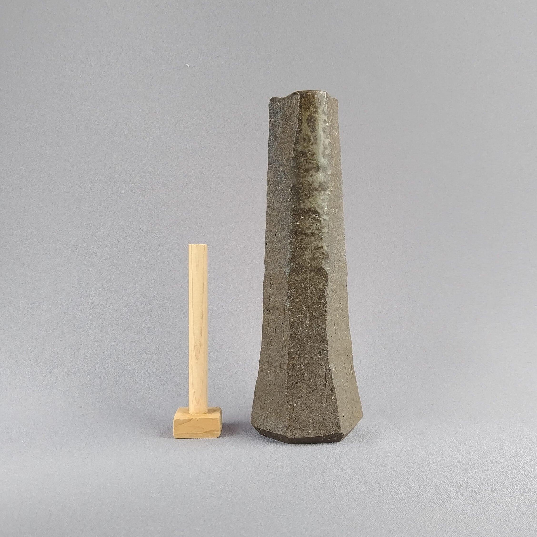 花器　焼締め　締焼き　耳付花入　滲みあり　江戸後期 花入れ 焼締め 薪窯 【商品番号：00729】 | やきもの實陶（さねとう）