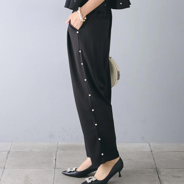 Side pearl straight pants