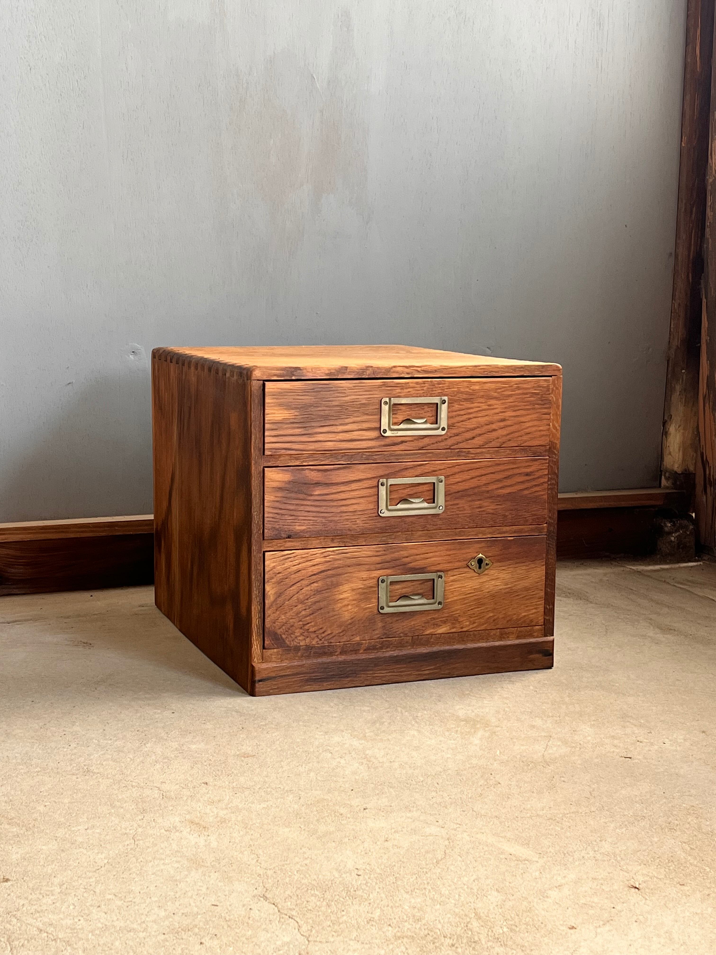 3段の小引き出し