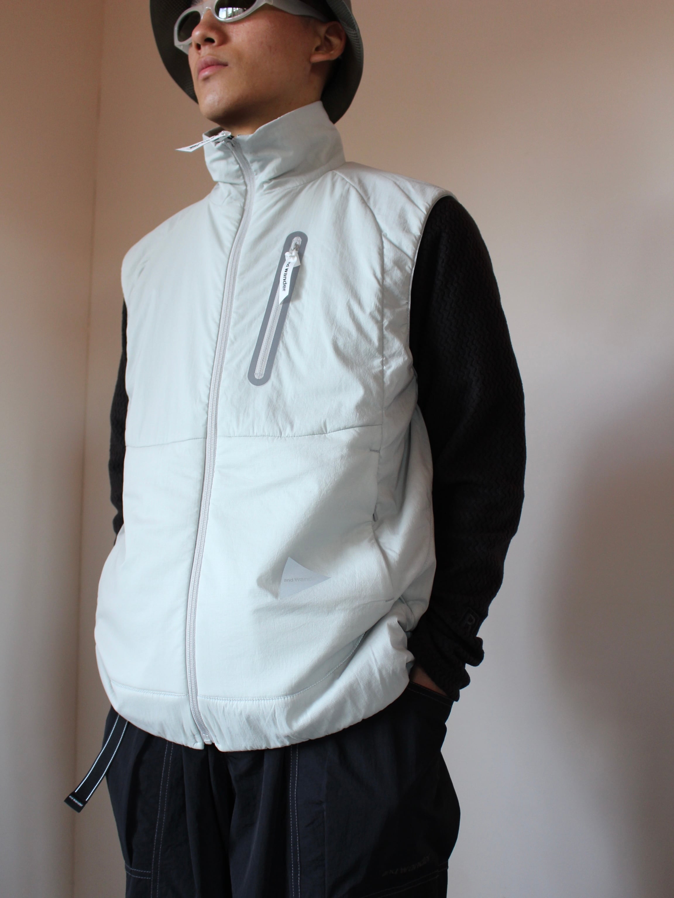 ✴︎and wander ✴︎ alpha AIR T Lサイズ And Wander Alpha Air Hoodie Khaki – Frans Boone Store