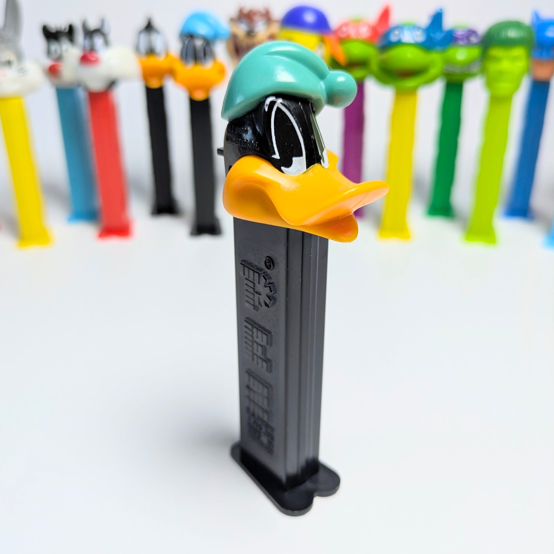 ☆ VINTAGE1998 ☆【 Looney Tunes ( ルーニー・テューンズ )  】『 ダフィー・ダック おやすみGREEN 』PEZ / ペッツ CANDY&DISPENSER / ヨーロッパPEZ（ハンガリー） 〚アメリカン雑貨 アメトイ〛