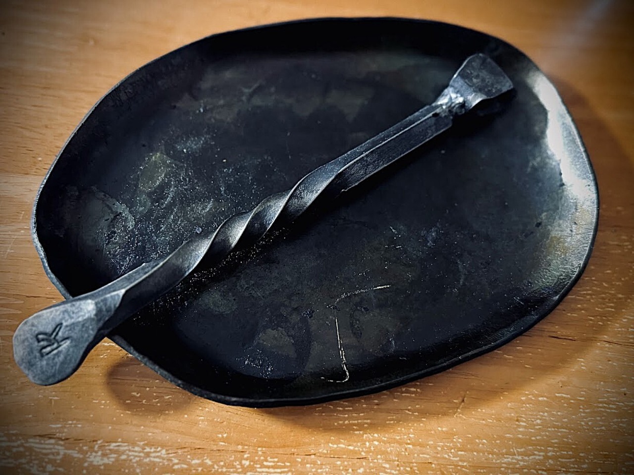 (限定)軽めのかじやの鍛造プレート with ハンドル