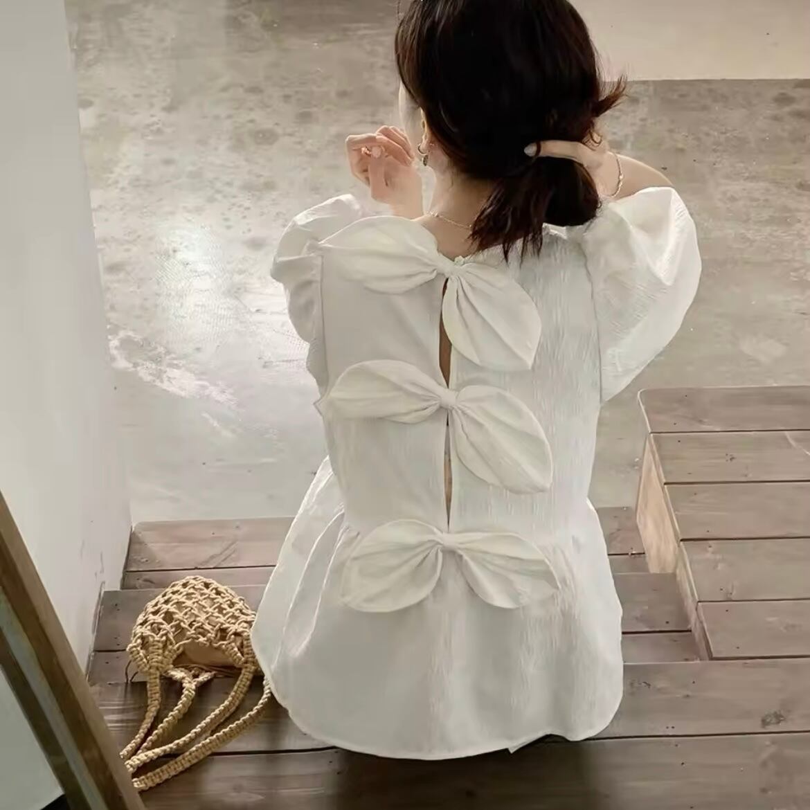 パフスリーブバックリボンブラウス