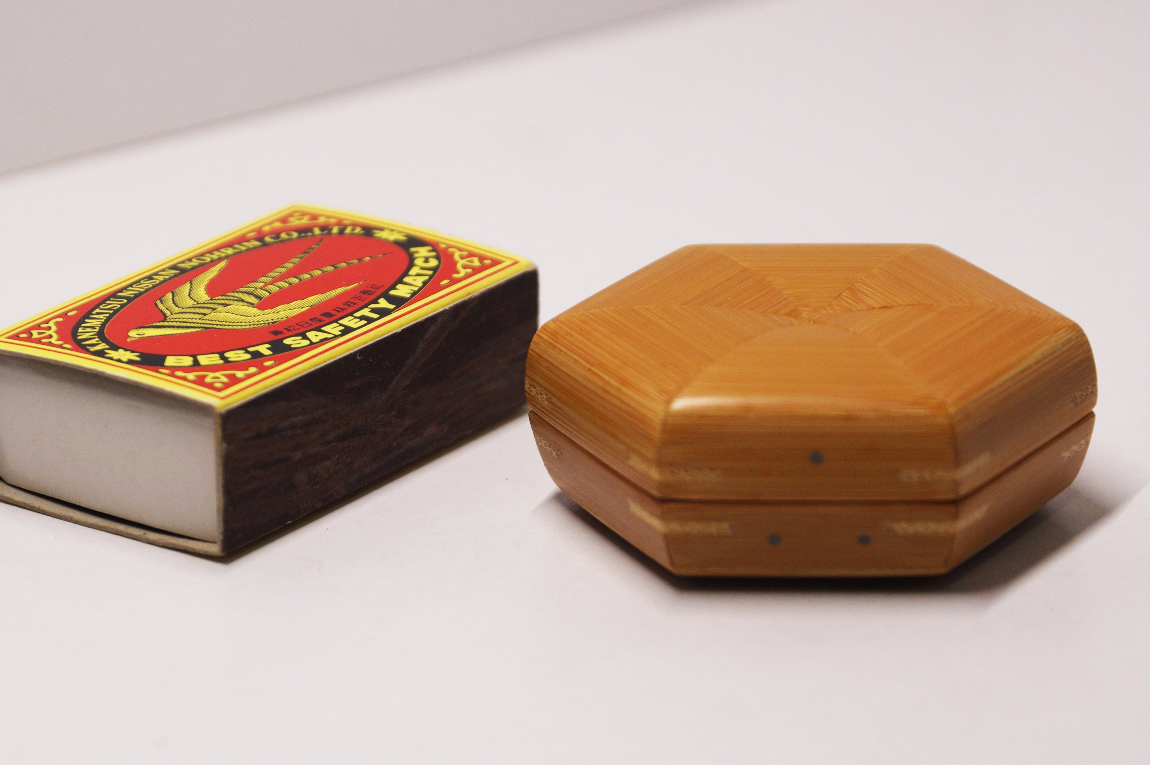 真 竹 六 角 香 合（中） | 大和美術工芸