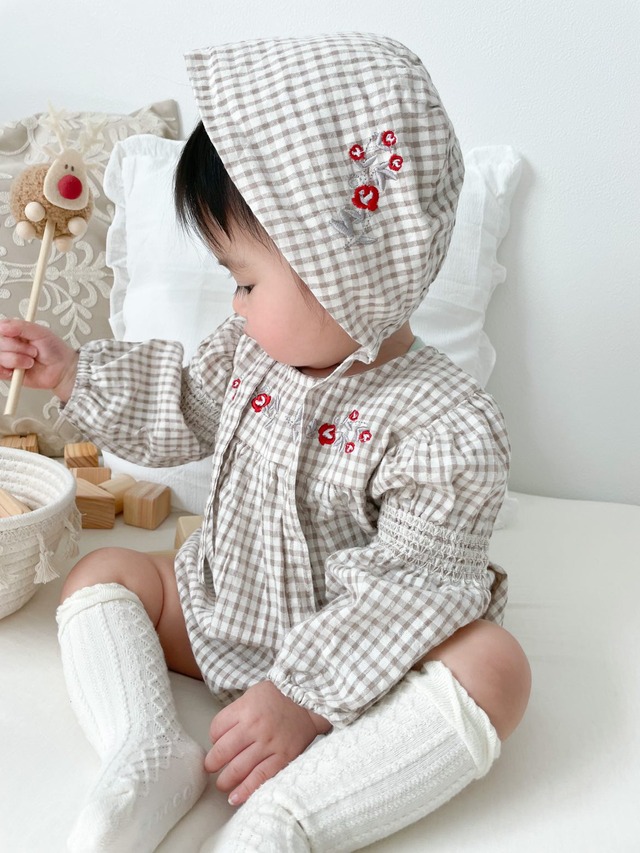 【即納・取寄】ギンガムチェック刺繍ロンパース