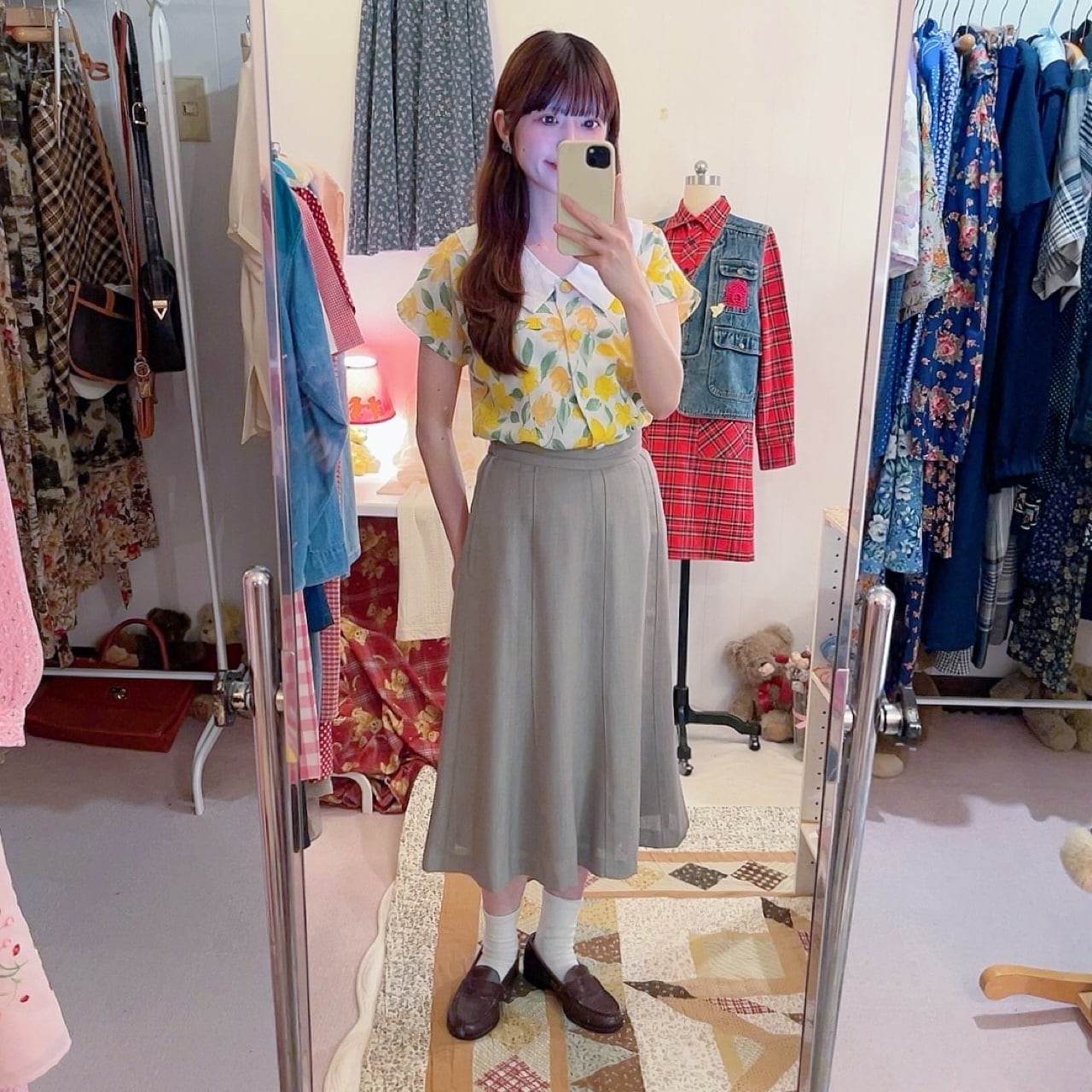 lemon yellow flower white collar blouse