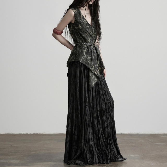 Baroque print studded vest C1538
