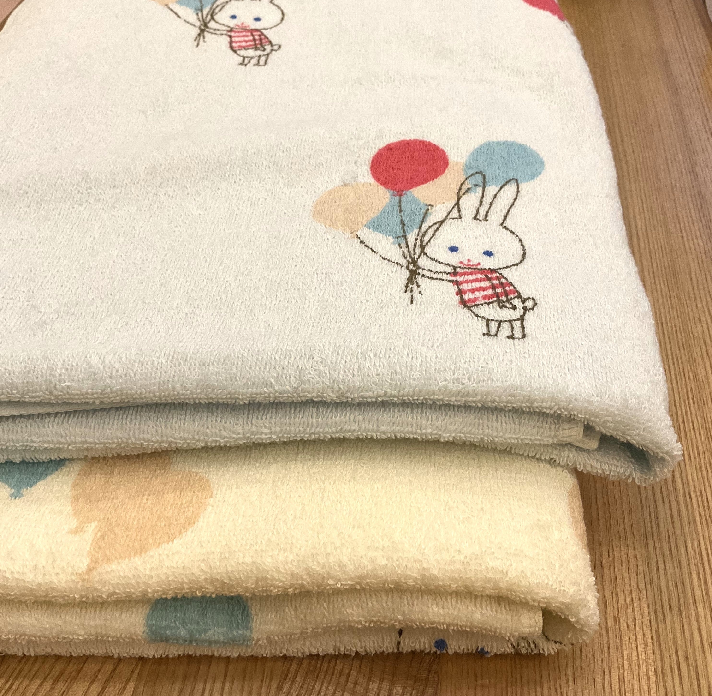 Shinzi Katoh バルーンラビット ワイドバスタオル | うさぎセレクト