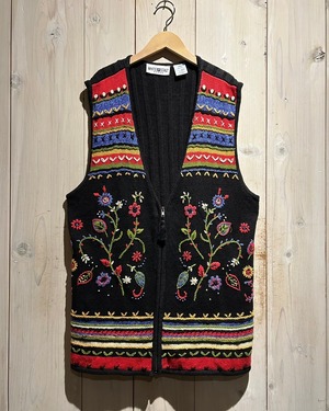 【a.k.a.C.a.k.a vintage】Retro Flower Embroidery Vintage Knit Vest