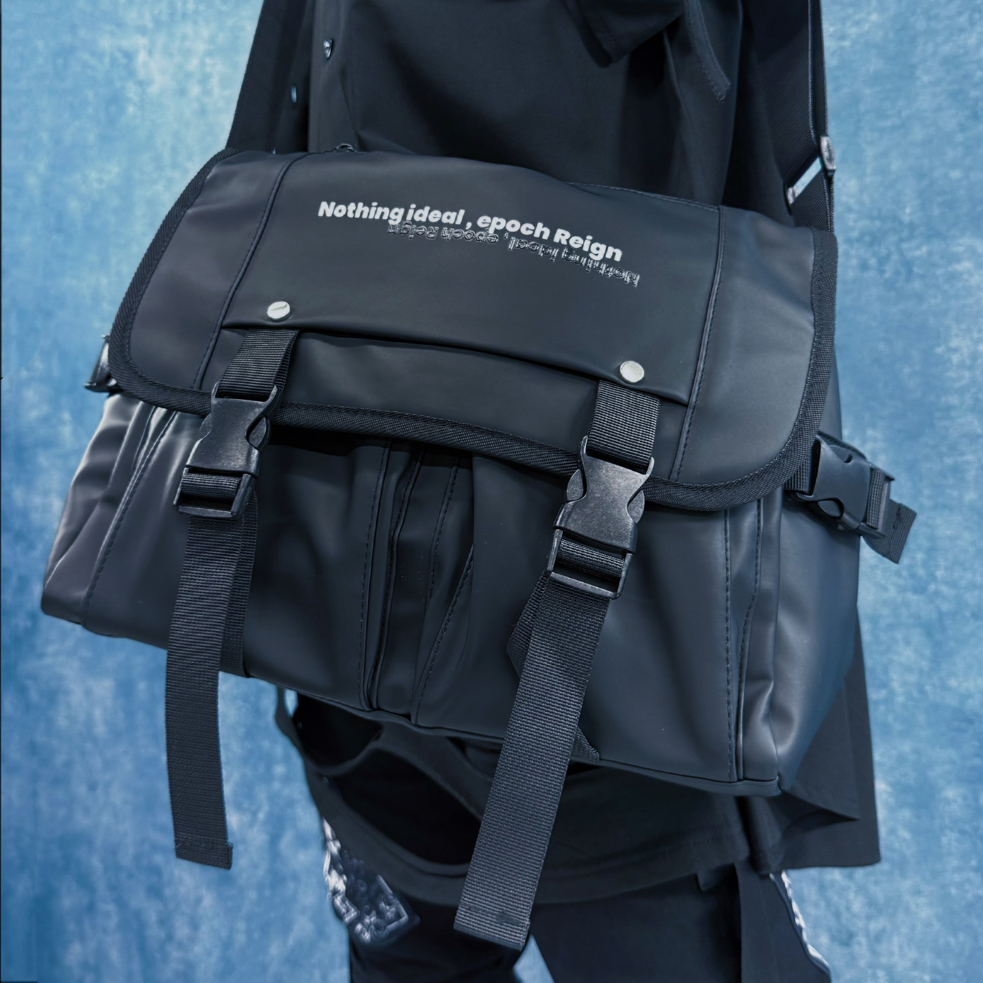 大特価サンキューEVENT》立体ロゴUTILITY FLAP SHOULDER BAG | NIER