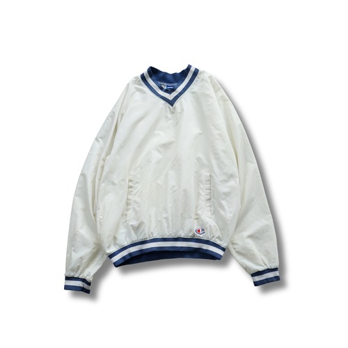 90s Champion チャンピオン USA製 Vネック ナイロンプルオーバー（表記XL・実寸XL相当）｜NA984  【商品説明】