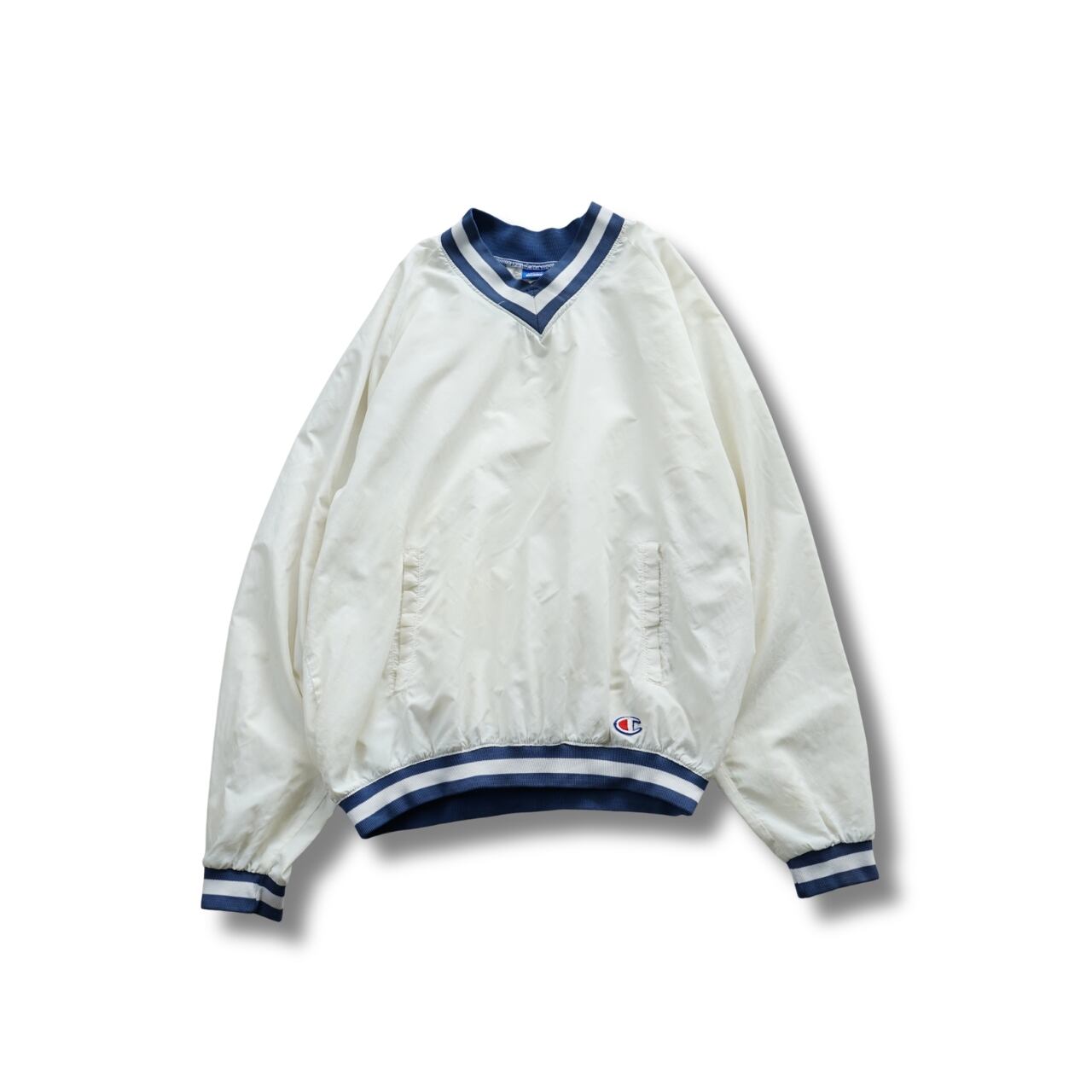 90s Champion チャンピオン USA製 Vネック ナイロンプルオーバー(表記XL・実寸XL相当)|NA984 【商品説明】
