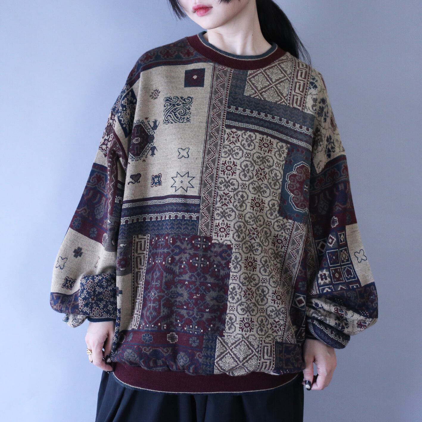 elegant multi full pattern over silhouette high-gauge knit