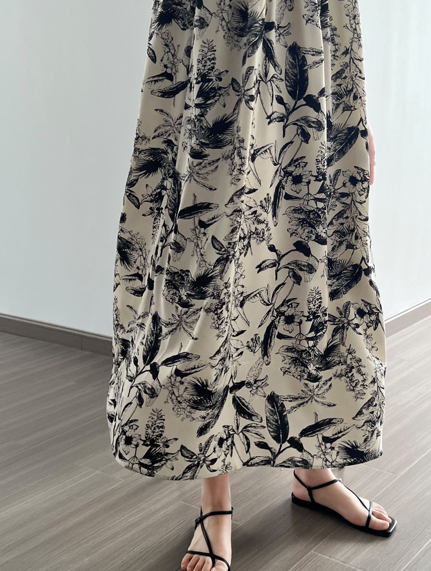 訳あり！現品限りsaleMサイズ限定】monotone flower pattern long one