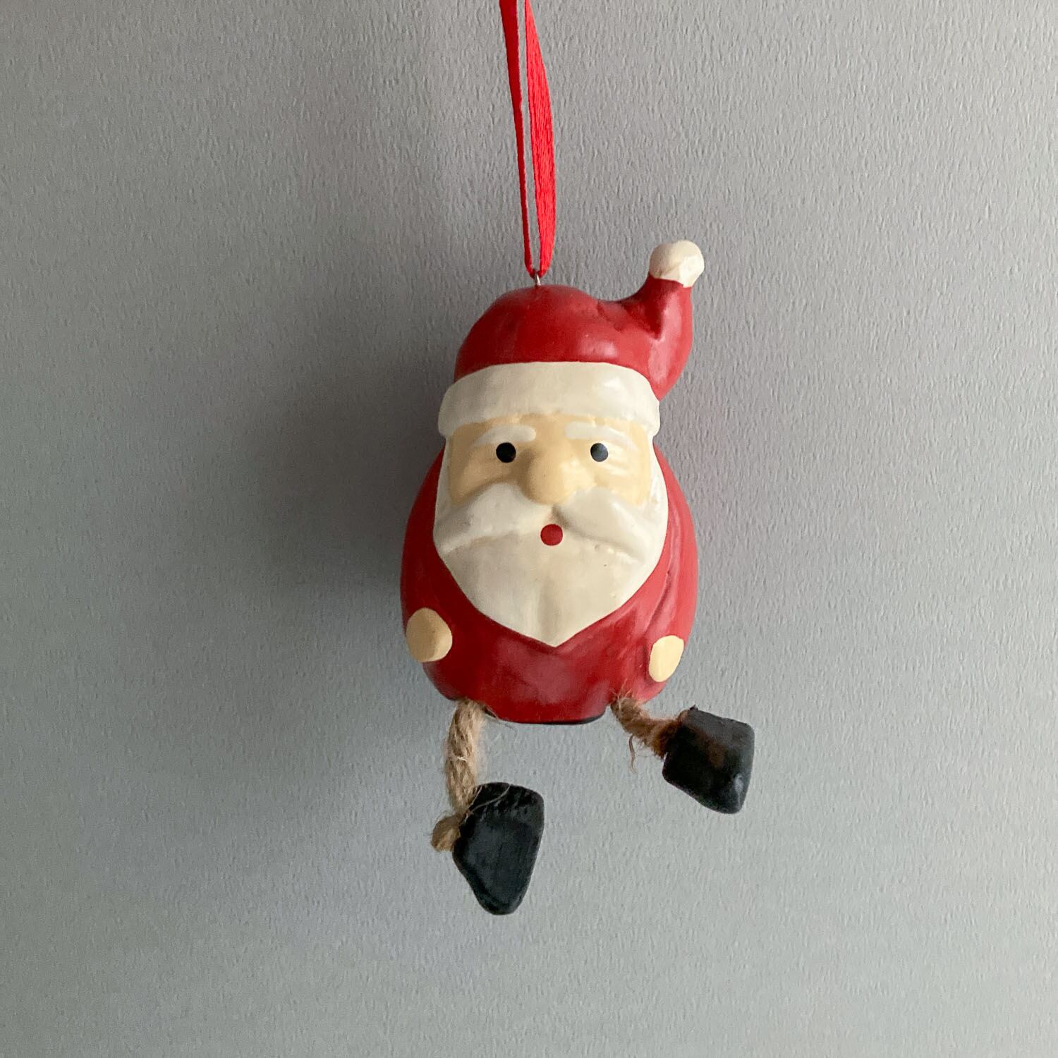 再入荷〉足ぶらぶらサンタのオーナメント | Dua-アクセサリーパーツ