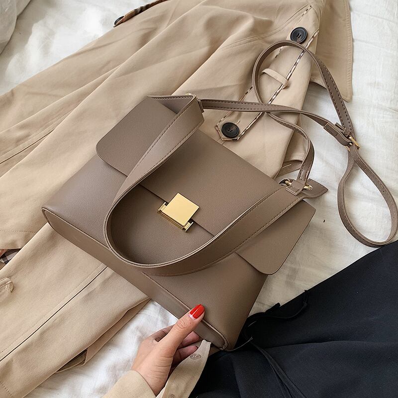 ショルダーバッグ レッド スプリング 春物 サマー 夏物 スクウェア メッセンジャーバッグ 手作りハンドバック78536631341