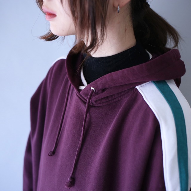 "STARTER " sleeve line design embroidery logo over silhouette sweat parka