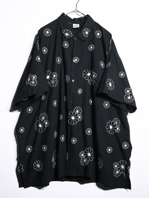 "花×刺繍" many many full pattern over silhouette s/s shirt