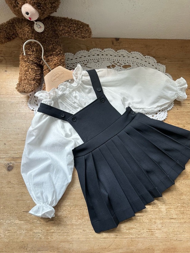 送料無料【予約】louis pleated suspender SK/monbebe