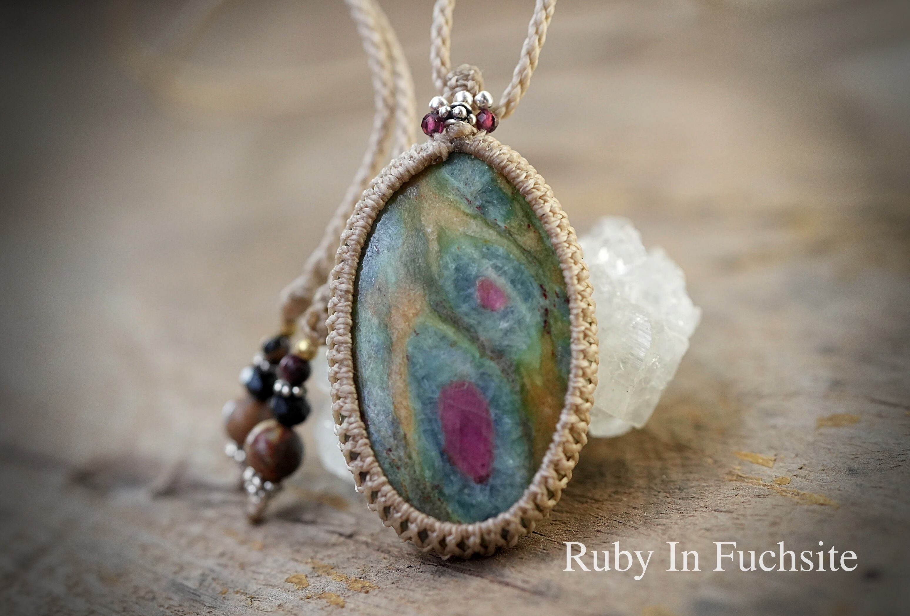 懐かしい色★ルビーインフックサイト マクラメネックレス 1878