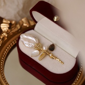 パールの枝葉ブローチ W10201