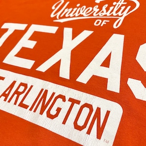 【MV SPORT】カレッジロゴ テキサス大学 プリント Tシャツ UNIVERSITY OF TEXAS 半袖 L オレンジ US古着