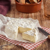 ルルスティック カマンベール チーズ 230g 濃厚でしっかりした味わい フランス産 本格派に愛されるカマンベール Le Rustique Camembert Cheese Rich and Bold Flavor – Authentic French Camembert Loved by Cheese Connoisseurs