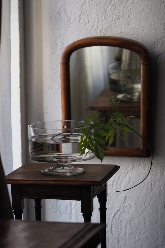高台付きガラスうつわ-antique glass pot