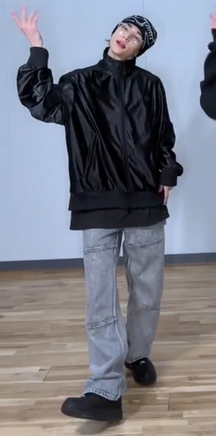 ☆Stray Kids ヒョンジン 着用！！【MAISON MINED】SPREAD CARPENTER