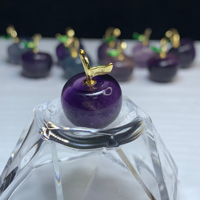 15.フローライトりんご・ペンダントトップ