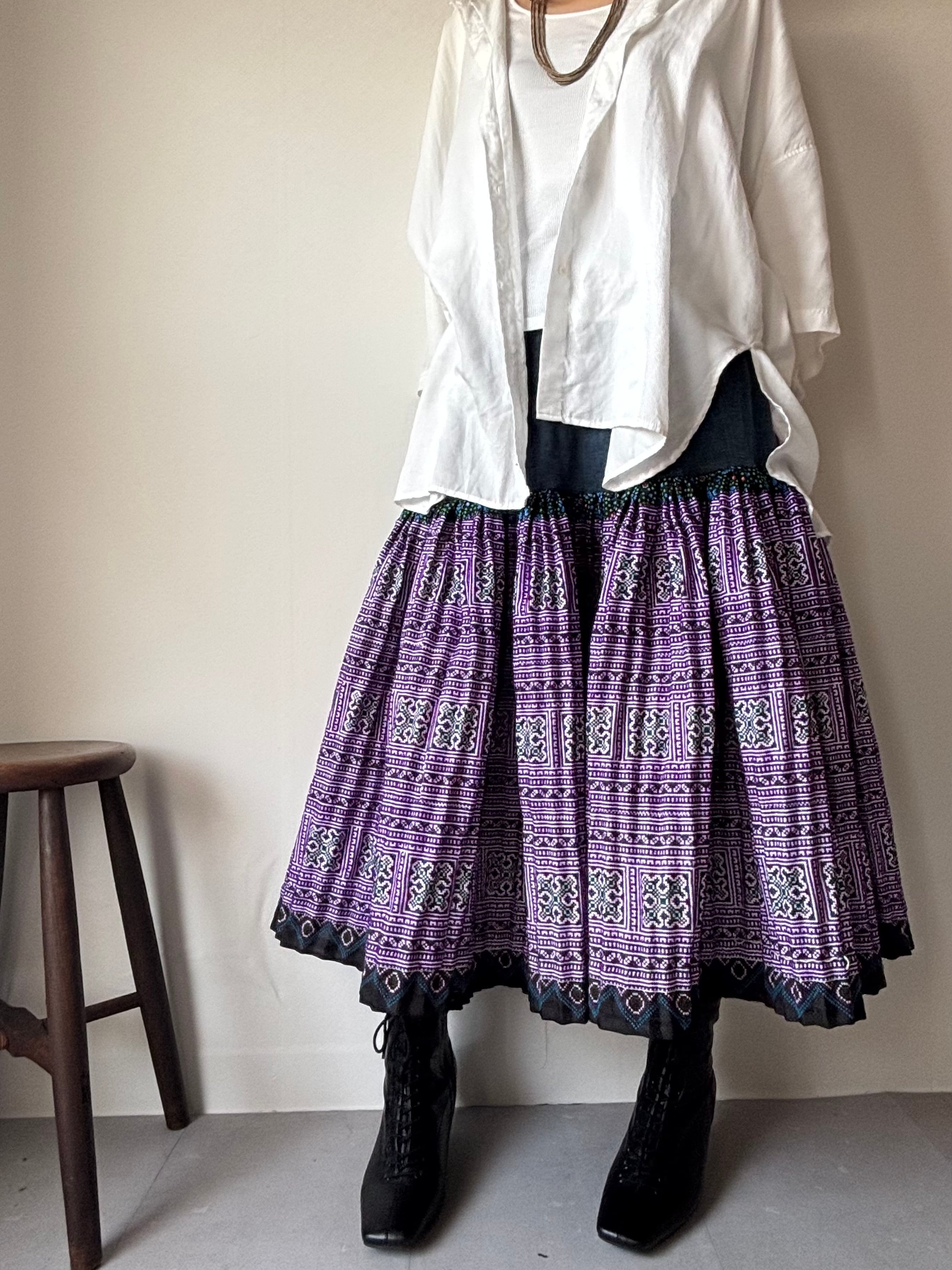 モン族スカート 009 ロング 花モン手刺繍 裾ボリューム 贅沢に巻き