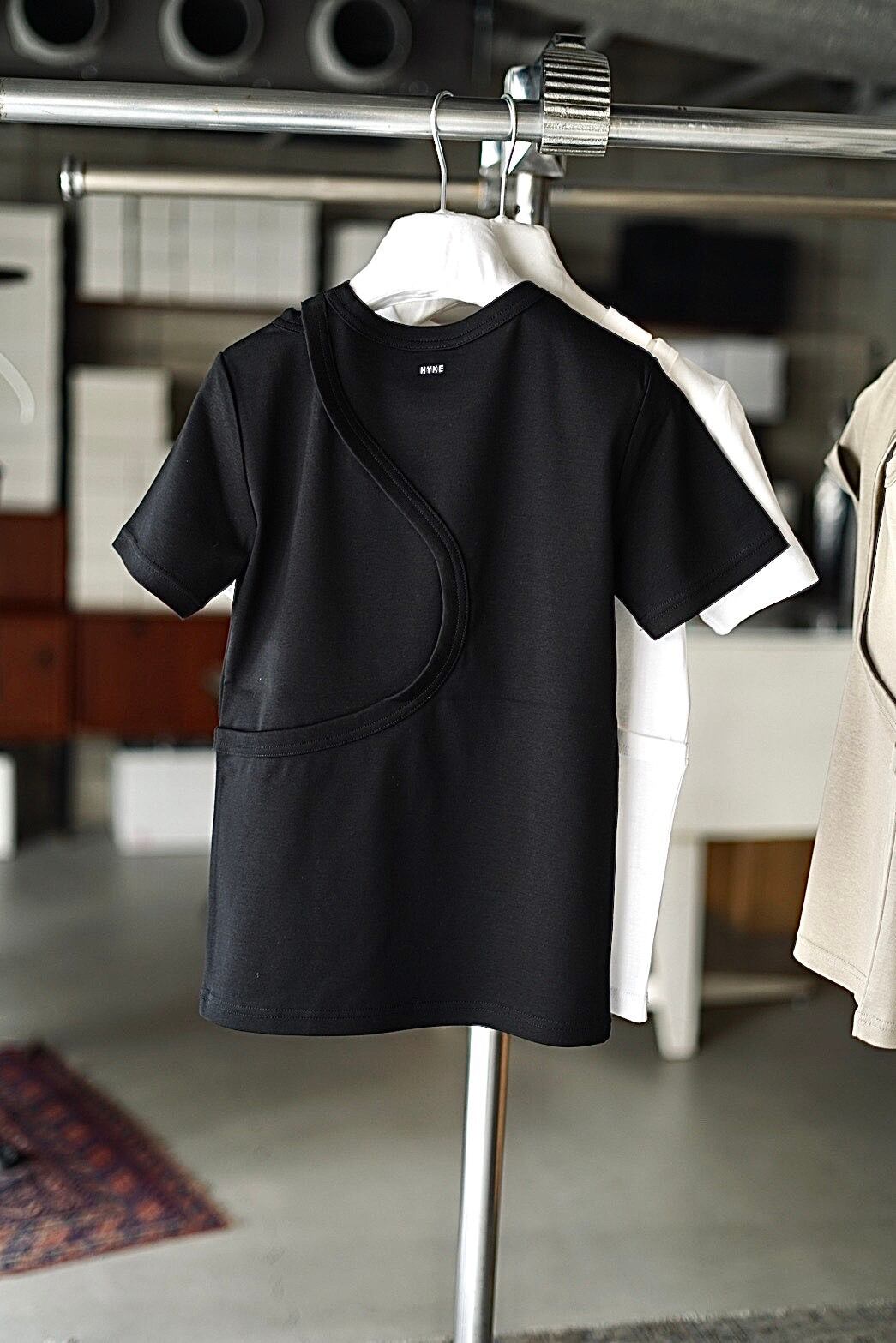 HYKE LAYERED SHORT-SLV TEE タグ付き HYKE / LAYERED SHORT-SLV TEE ( WHITE , KHAKI , BLACK ) | JUQUI Online