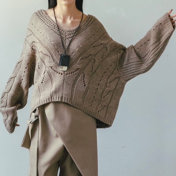 【 AGAWD 】ケーブルVネックニット