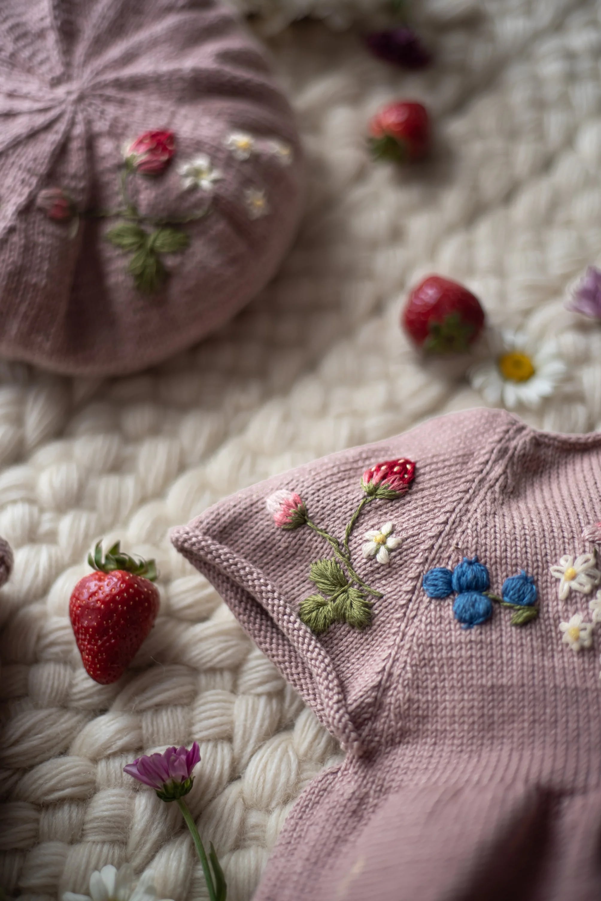 Shirley Bredal Strawberry ロンパース　いちご　刺繍　苺