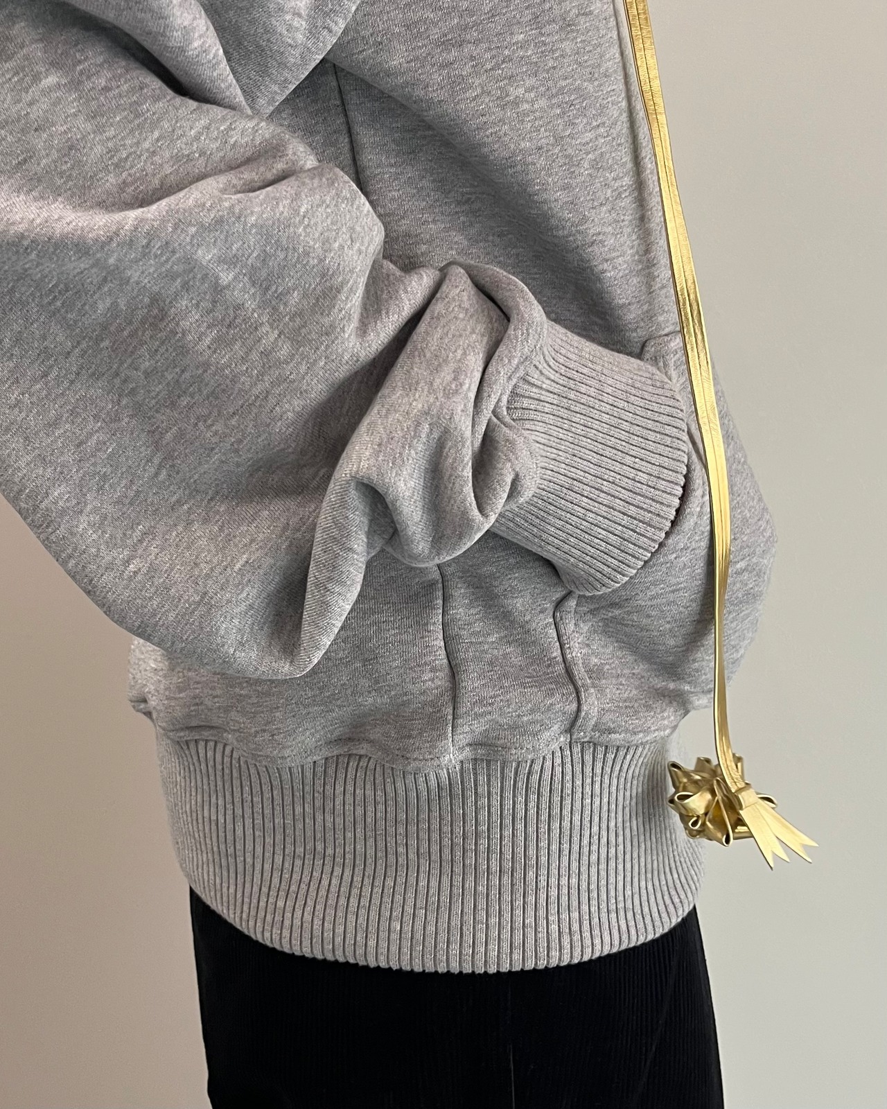 【26/AW Oscar Ouyang】Grey/Golden knit sparkly sleeping hat hoodie
