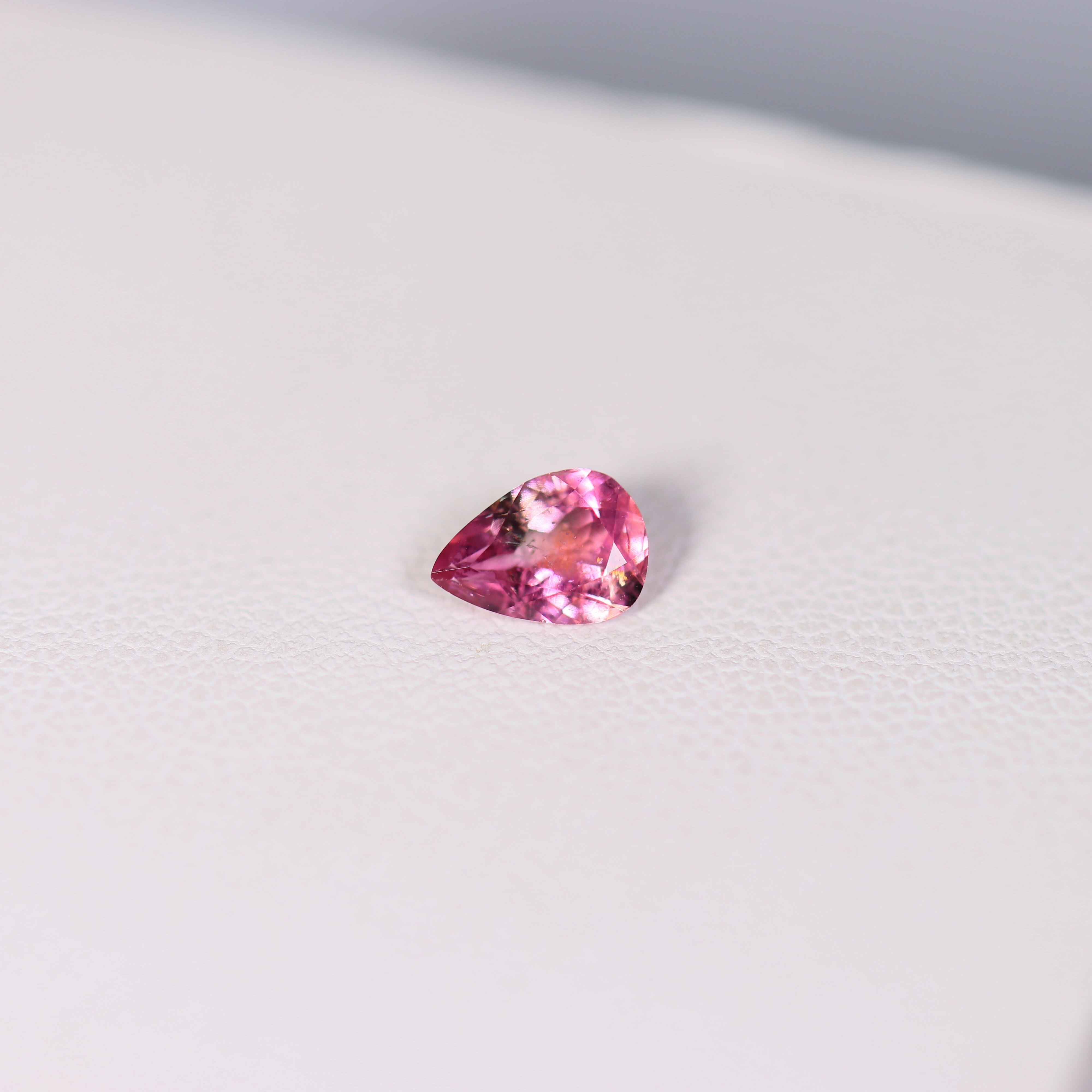 限定版 モザンビーク産 ブルートルマリン ルース 0.68ct オーバル