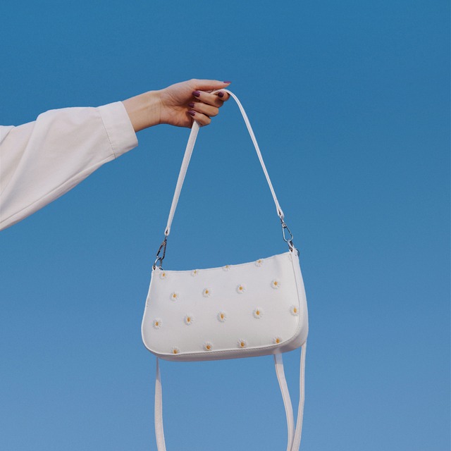 ネットレッドフェアリーバッグ2020夏の新しい波バージョンワイルドワイルドデイジーファッションショルダーメッセンジャーバッグ脇の下バッグ Tiancai_Wing_Bag0091487