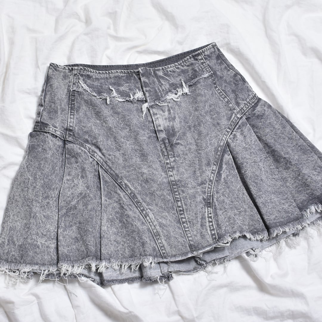 ❤︎即購入不可　DIANTE ケミカルウォッシュ　デニムスカート　グレー❤︎ AZUL BY MOUSSY（アズールバイマウジー） デニムスカート 96ケミカル