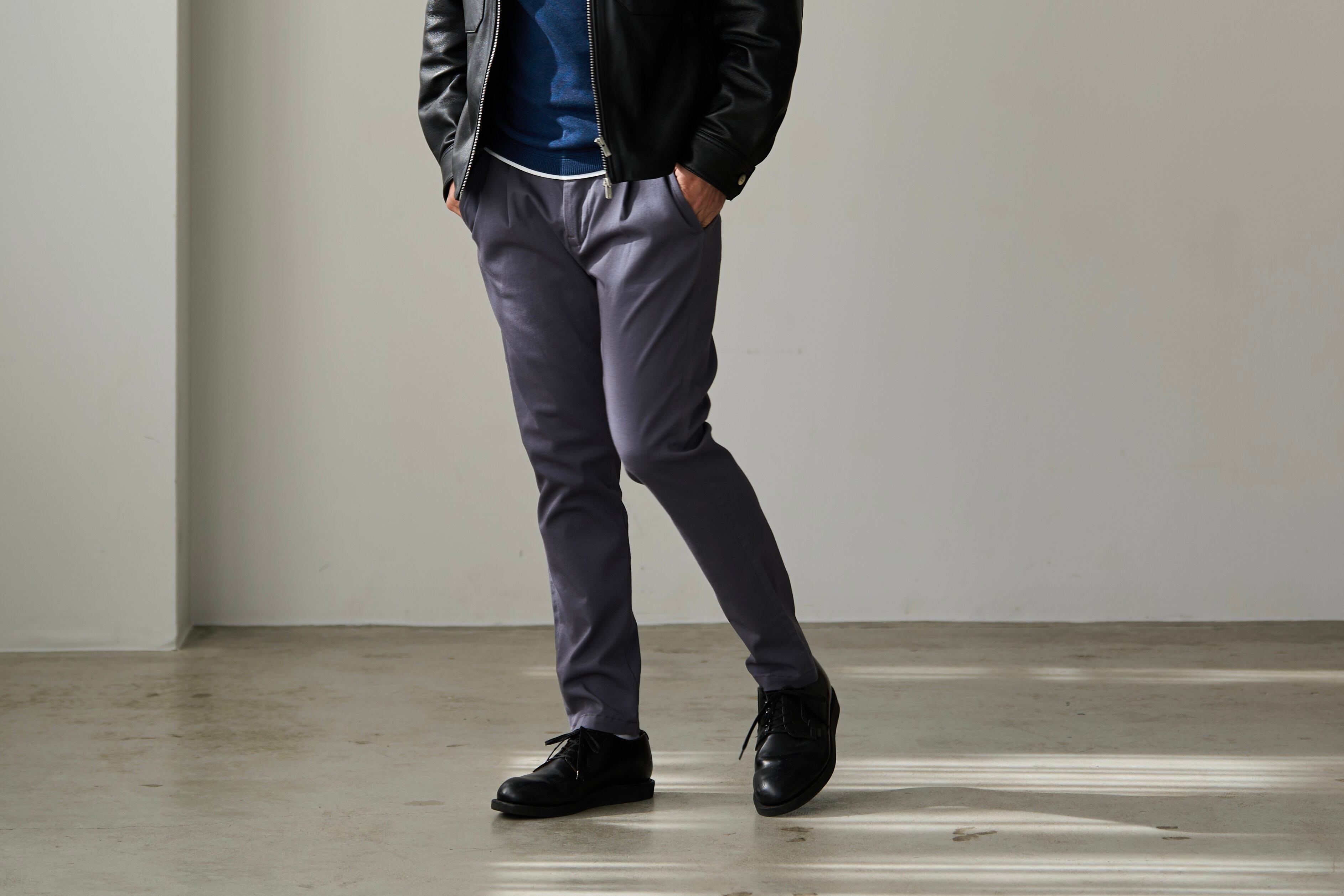 いつかは、究極のグレーパンツ~黒アウターを1番かっこよくするパンツ