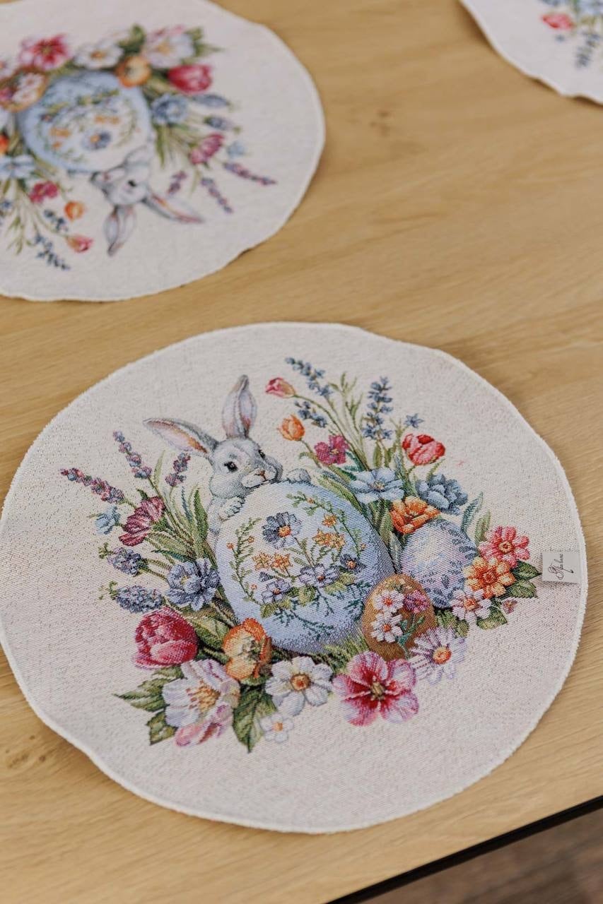 ウサギ刺繍のテーブルクロス87x87cm テーブルクロス | ウクライナ刺繍と伝統工芸店-UA.Designer-